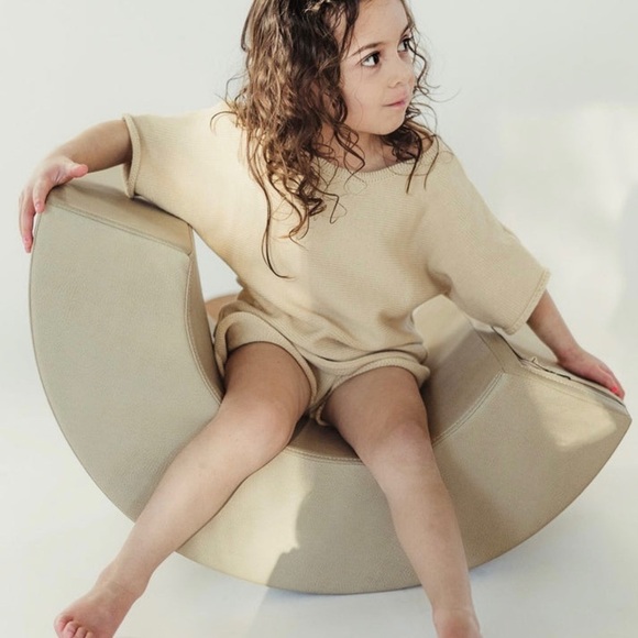 Oat & Co‎ Girls Sand Oversized Knit Tee (Fits Sz 2-3) - Picture 2 of 6